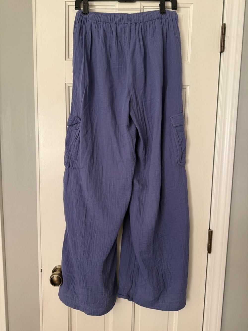 Roxy 100% cotton Lightweight Wide-Leg Cargo Pants in Dusty Blue - Picture 2 of 3